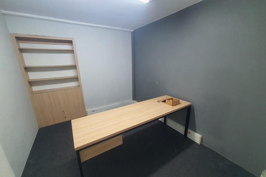 To Let commercial Property for Rent in Newton Park Eastern Cape